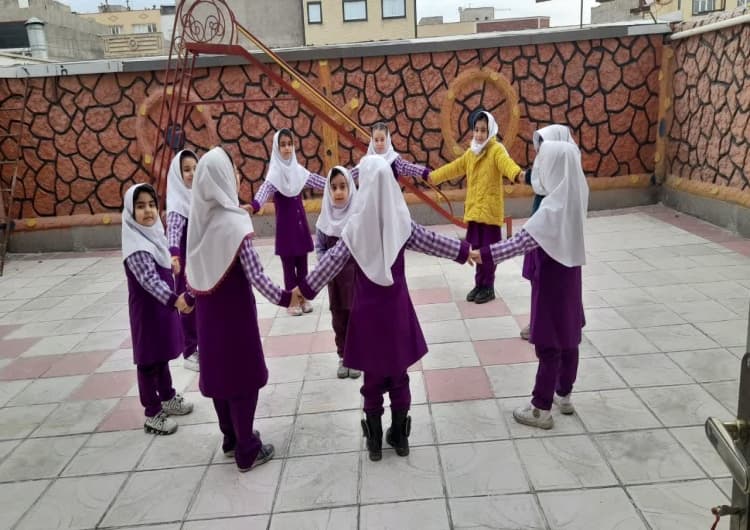آمادگي ودبستان دخترانه ثمین سهند